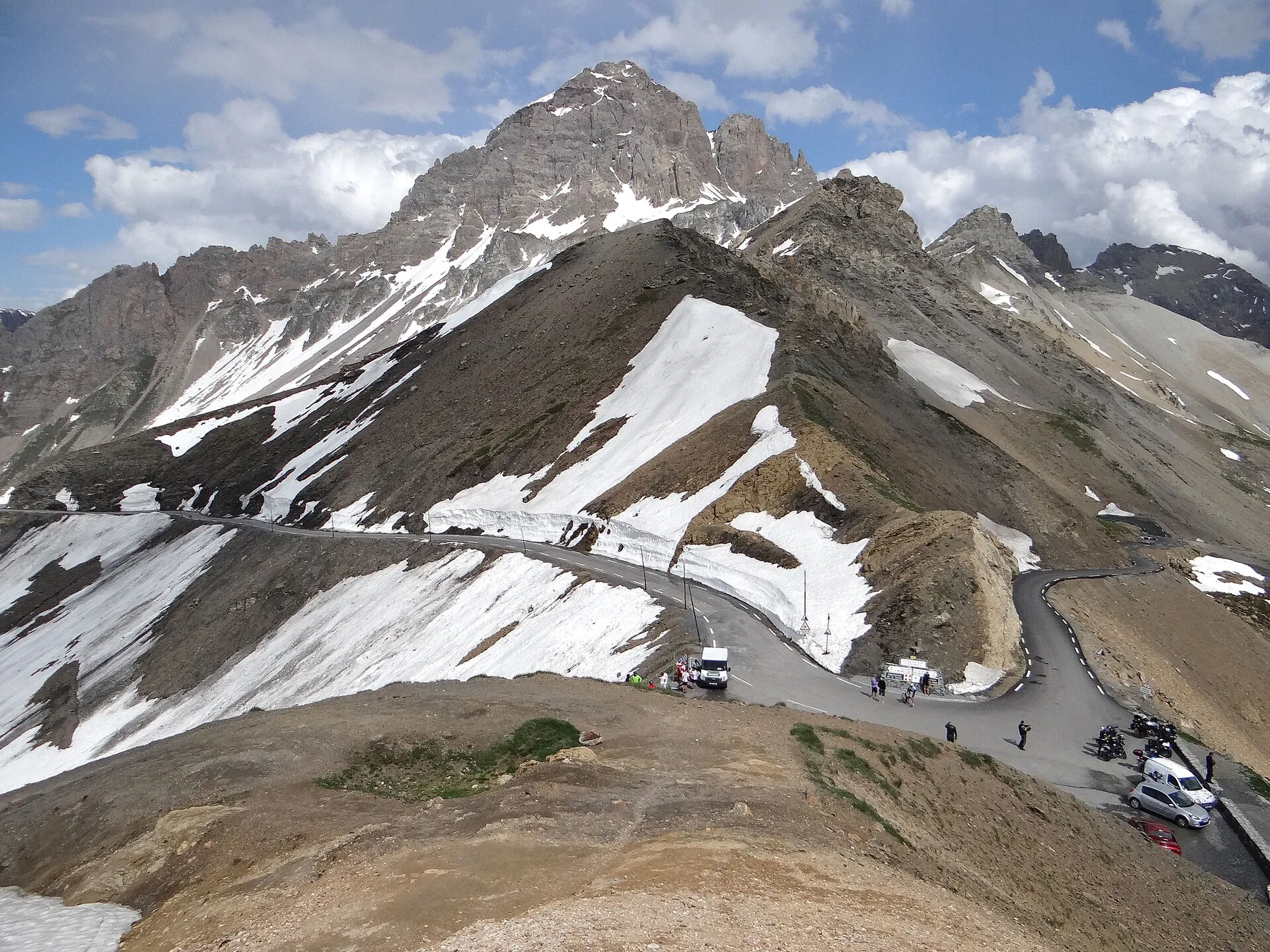 Le massif du Galibier dominé par la Roche du Grand Galibier (3220 m) et le col du Galibier